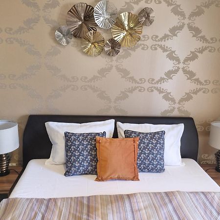 Family Retreat Politehnica Park Apartman Bukarest Kültér fotó