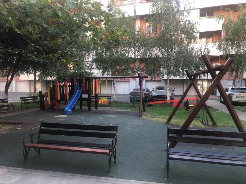 Family Retreat Politehnica Park Apartman Bukarest Kültér fotó